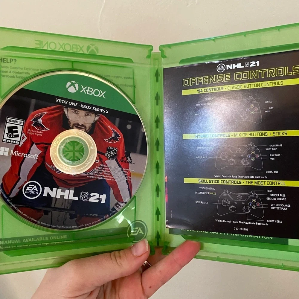 Xbox One Game Bundle (7) – Red Dead 2, MLB 21, Madden 22, NHL 22 & More